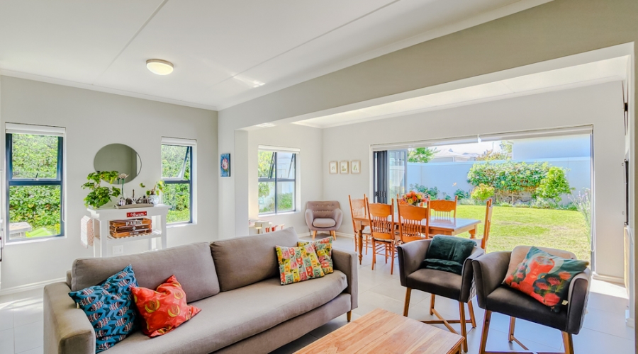 To Let 3 Bedroom Property for Rent in Protea Heights Western Cape